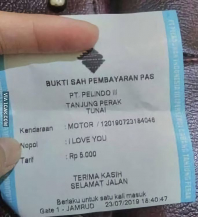 Potret Kocak tulisan di karcis parkir ini bikin geleng-geleng kepala